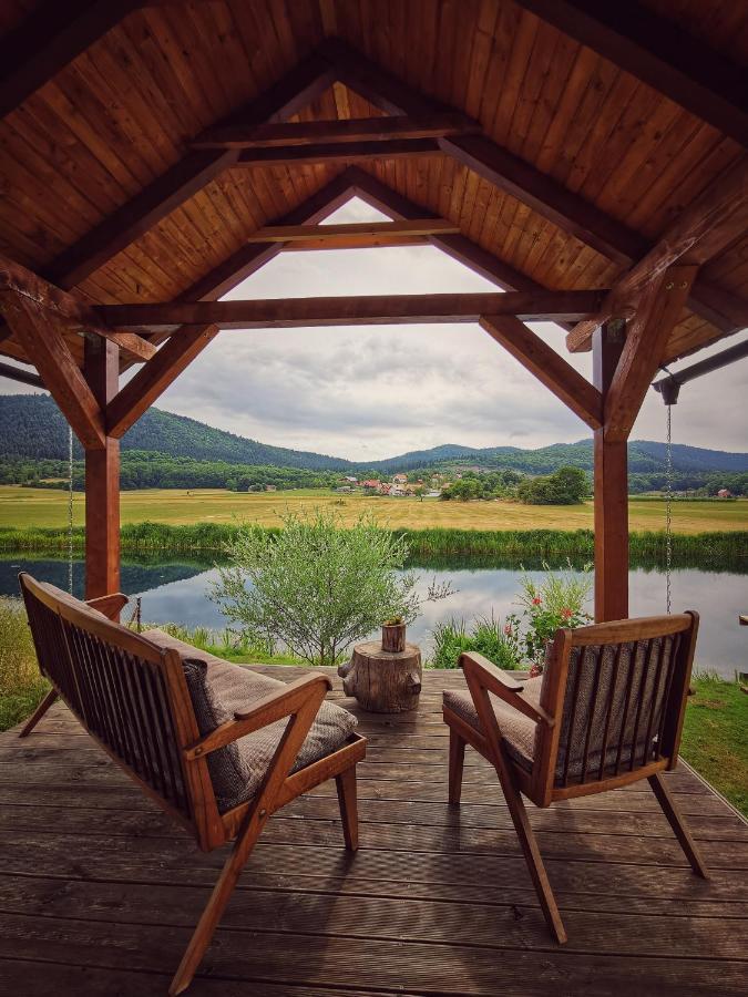 House Arupium - Hot Tub Villa Otocsán Kültér fotó