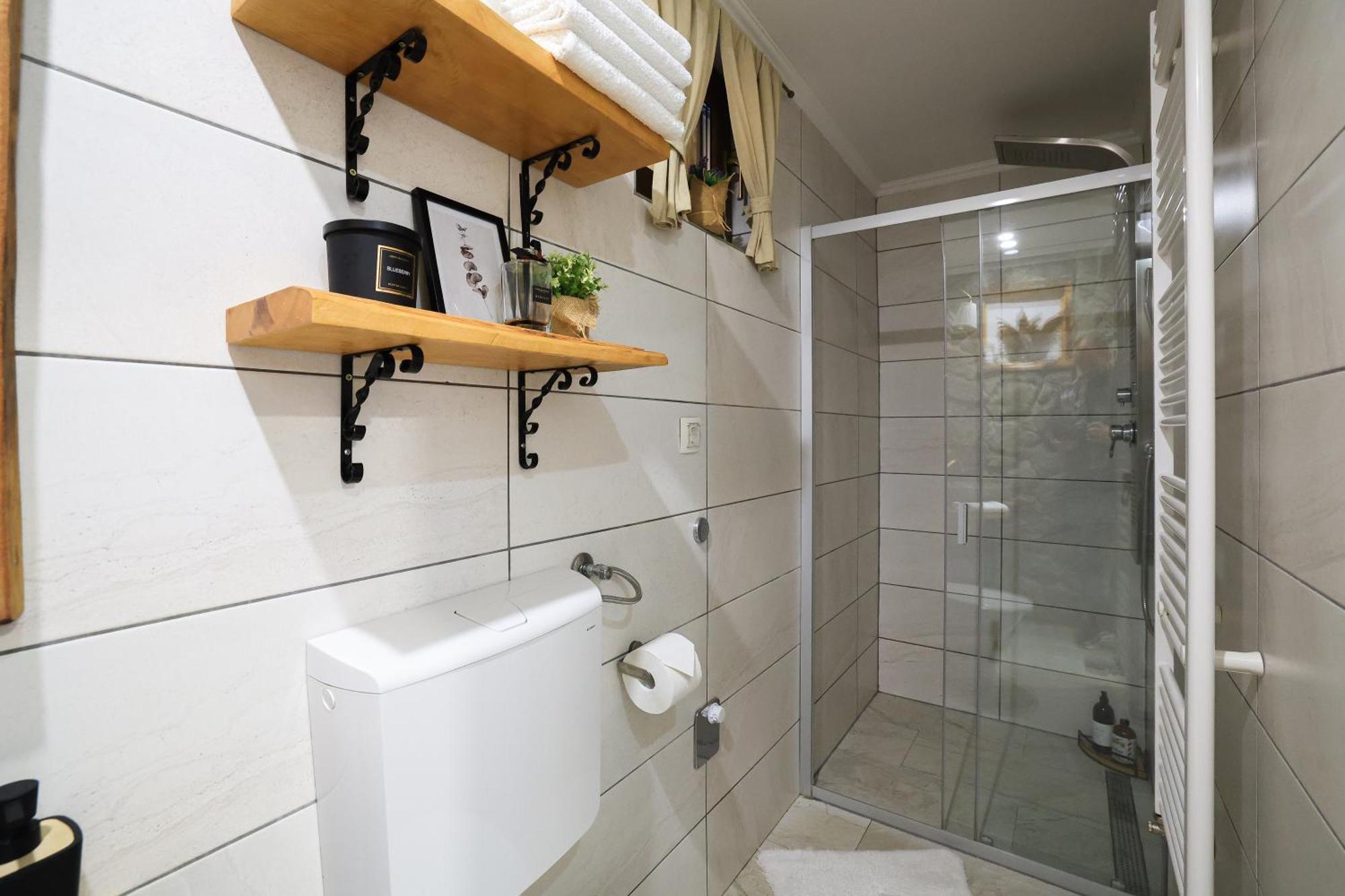 House Arupium - Hot Tub Villa Otocsán Kültér fotó