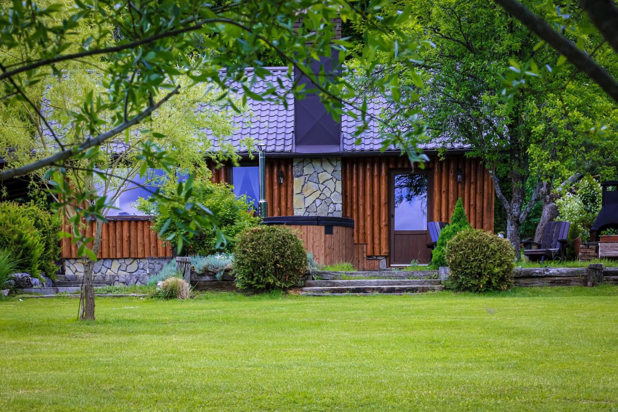 House Arupium - Hot Tub Villa Otocsán Kültér fotó